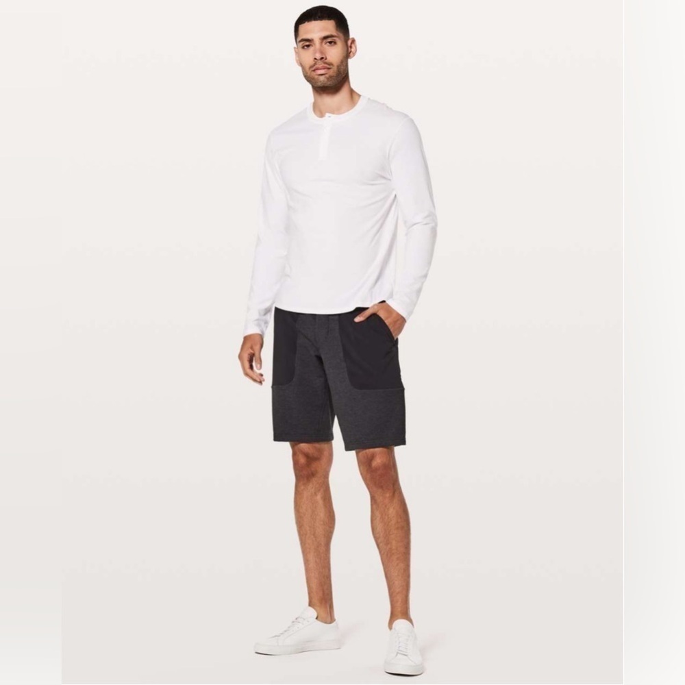 Lululemon City Commute Short *11"
Heathered Black Size Medium